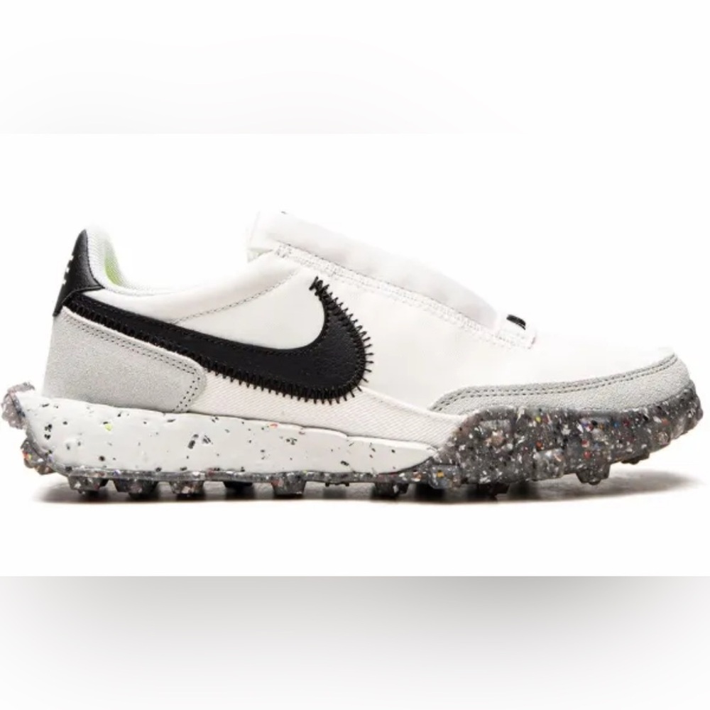 EUC Nike Waffle Racer Crater in Summit White/Black Photon Dust